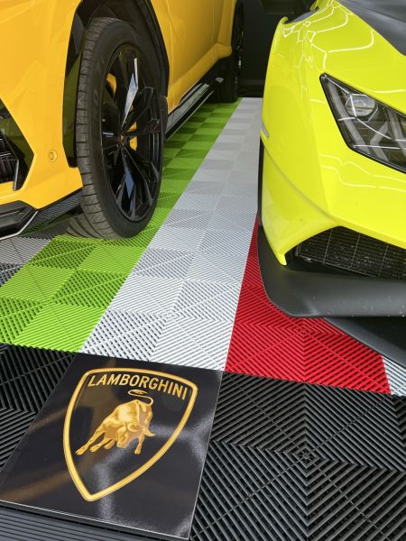Lamborghini moduláris padló @kobenfxlife megbízásából galéria kép 1